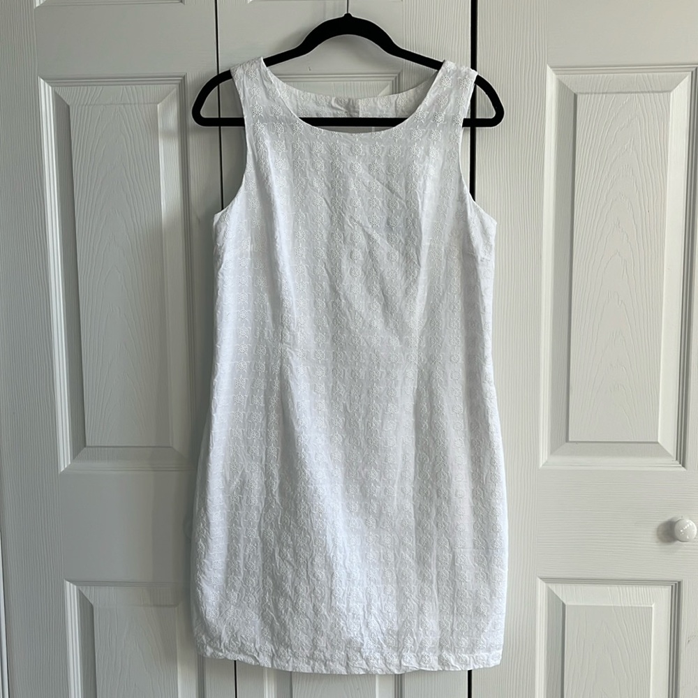 Tori Richard-Super sweet, eyelet sundress keyhole/button detail on back, size 12